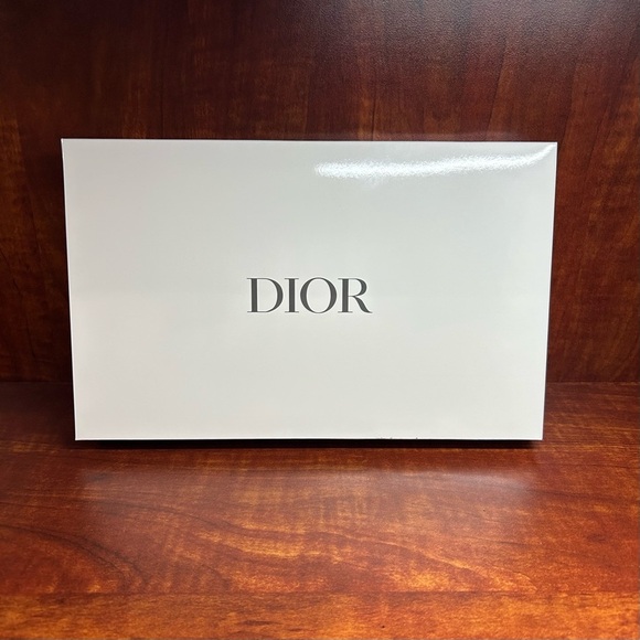 Dior Pink Cosmetic Pouch NIB - Picture 7 of 8